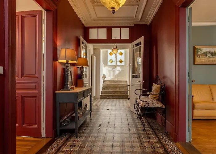 Jane'laur Magnificent Mansion With Garden 11 P *