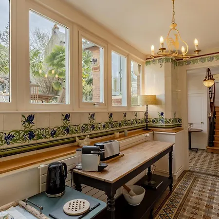 Villa Jane'laur Magnificent Mansion With Garden 11 P *