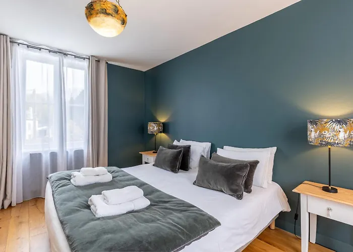 Villa Jane'laur Magnificent Mansion With Garden 11 P *